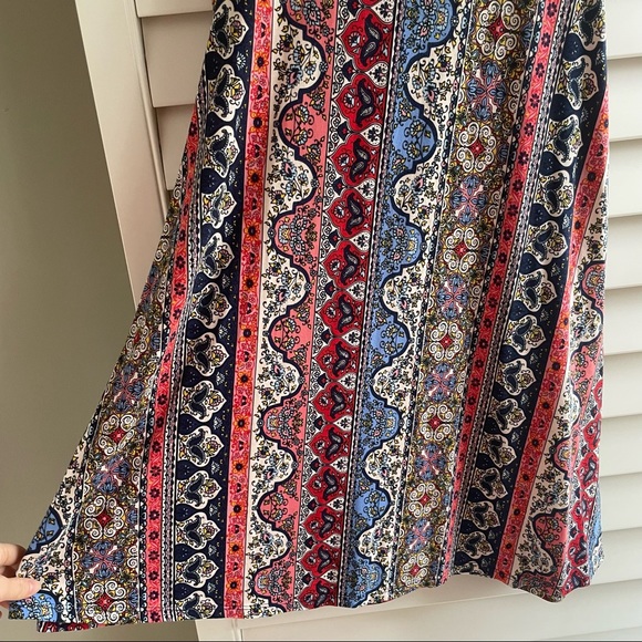 Pink rose soft and stretchy patterned sleeveless dress - Picture 2 of 5